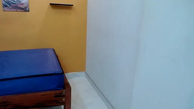 skinnyverus18 online show from April 2026 07:15:01 PM