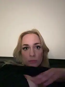 DaryaDoll online show from April 2026 01:10:01 AM