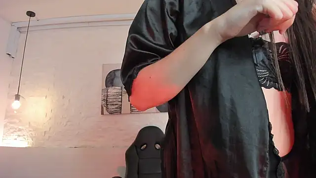 Snapshot of Sarah_GothicGirl chatting on October 2025 08:18:01 PM Sarah GothicGirl online show from October 2025 08:18:01 PM