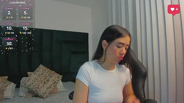 SaraWagner  online show from September 2025 12:10:01 AM