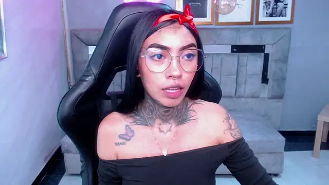 Ashley Blum v online show from September 2025 07:37:02 PM