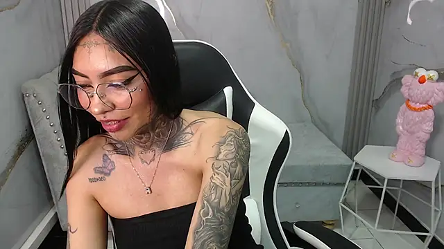 Ashley Blum v online show from October 2025 08:04:01 PM