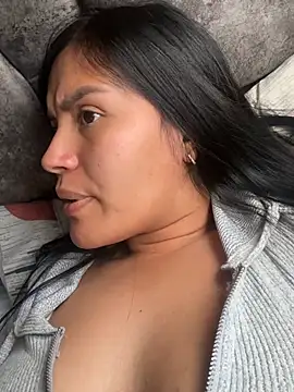 MacaW09 online show from April 2026 09:28:01 PM