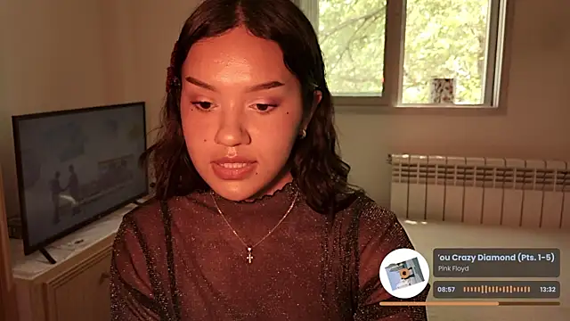Snapshot of gigifontaine__ chatting on May 2026 12:10:02 PM gigifontaine online show from May 2026 12:10:02 PM