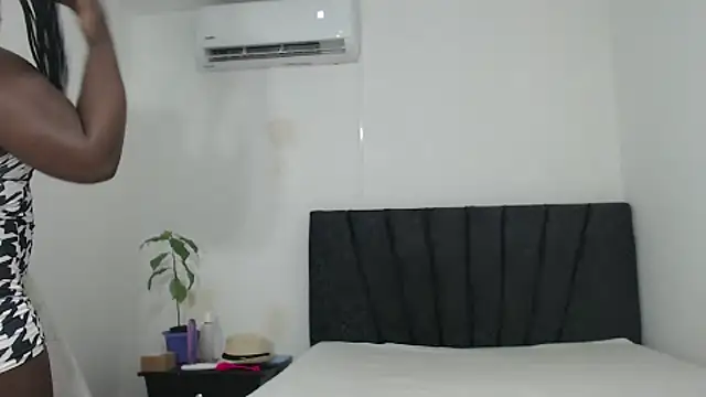 Snapshot of DaiishaWolf chatting on September 2025 06:41:02 PM DaiishaWolf online show from September 2025 06:41:02 PM