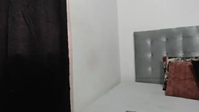 Snapshot of DaiishaWolf chatting on February 2026 07:34:02 PM DaiishaWolf online show from February 2026 07:34:02 PM