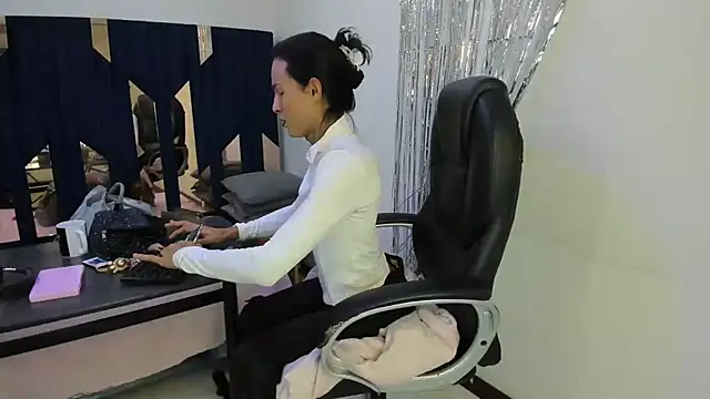 Aisha hotts777 online show from June 2026 08:26:01 PM
