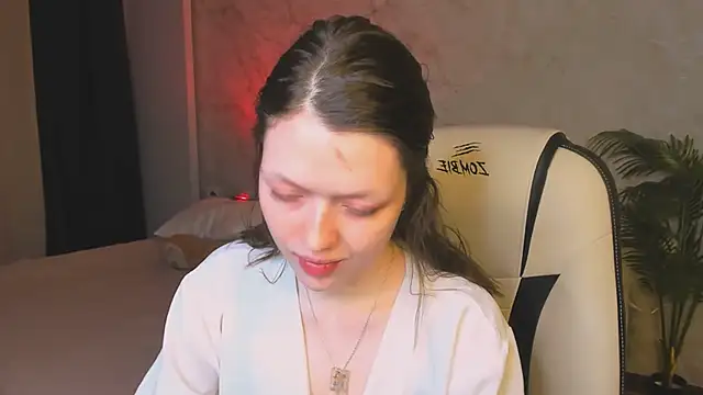 Lunar Lily online show from January 2026 05:45:02 AM