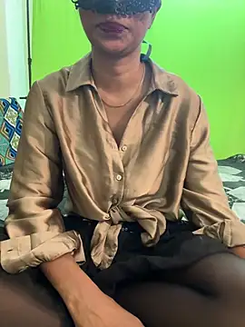 izha5751 online show from October 2025 02:30:01 PM