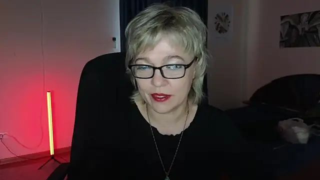 Snapshot of Rosette_Pricky chatting on September 2025 01:00:01 PM Rosette Pricky online show from September 2025 01:00:01 PM