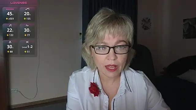 Snapshot of Rosette_Pricky chatting on October 2025 12:59:02 PM Rosette Pricky online show from October 2025 12:59:02 PM