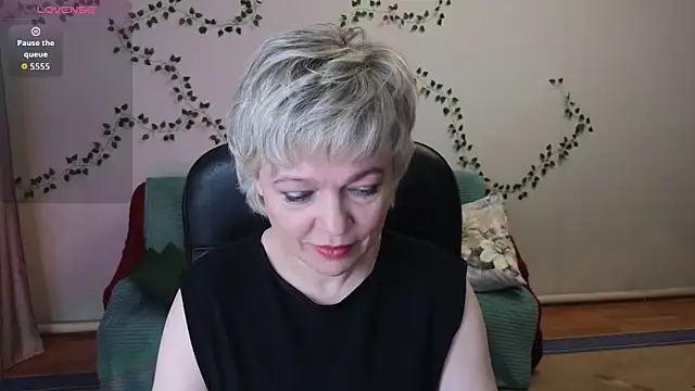 Snapshot of Rosette_Pricky chatting on April 2026 03:53:01 PM Rosette Pricky online show from April 2026 03:53:01 PM