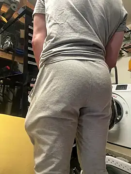 daddysterling online show from April 2026 08:35:02 PM