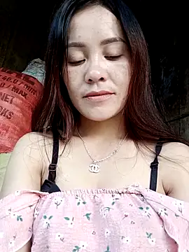 Snapshot of TinTim02 chatting on October 2025 09:32:02 AM TinTim02 online show from October 2025 09:32:02 AM