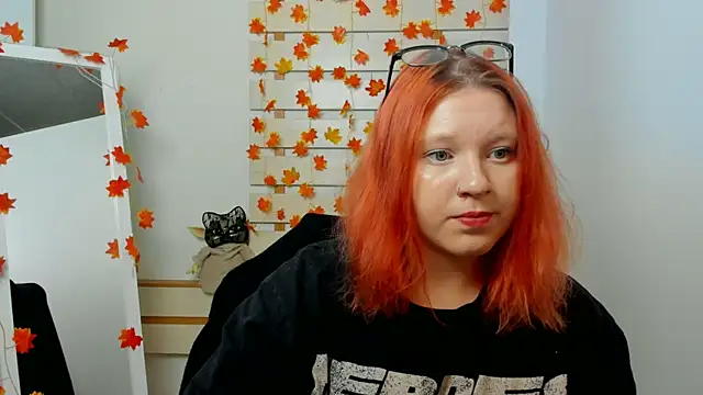 ScarletVixen  online show from October 2025 06:20:01 PM