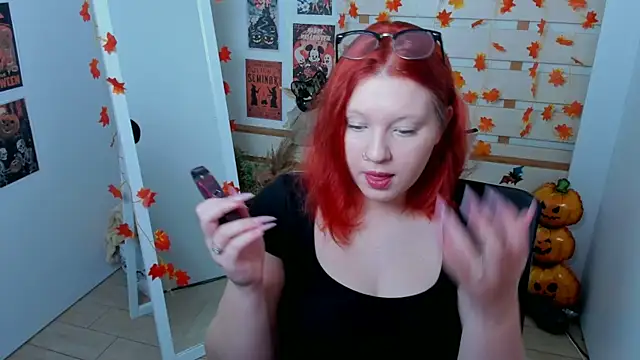ScarletVixen  online show from October 2025 06:19:01 PM