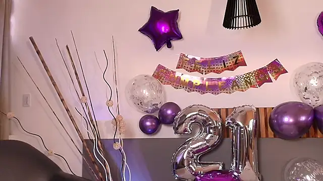 SagiraBelle online show from November 2025 06:22:02 PM