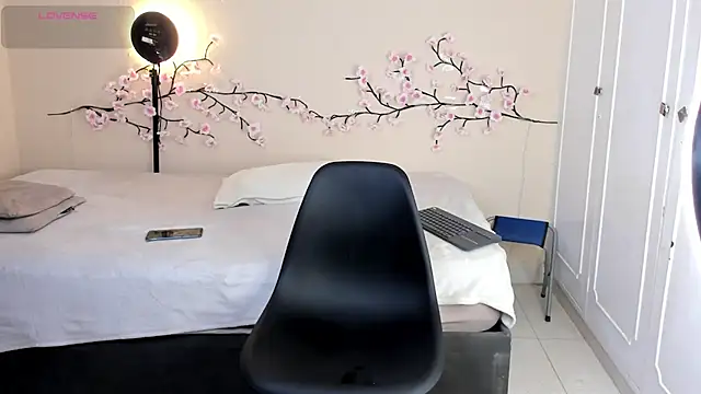 Snapshot of zarek_lux chatting on July 2026 12:53:01 PM zarek lux online show from July 2026 12:53:01 PM
