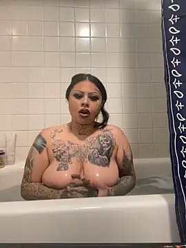 chicanachic13 online show from September 2025 02:13:02 AM