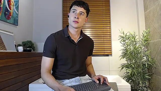 AustinJones  online show from April 2026 07:07:01 PM