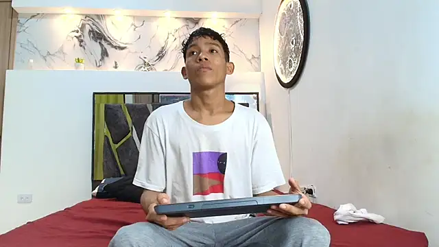 BEAUTY BOYS1 online show from October 2025 07:12:02 AM