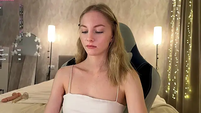 BrightAnnie online show from February 2026 12:08:01 PM