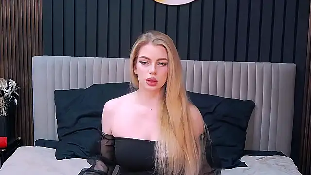 MilanaCeleste online show from November 2025 07:02:02 PM