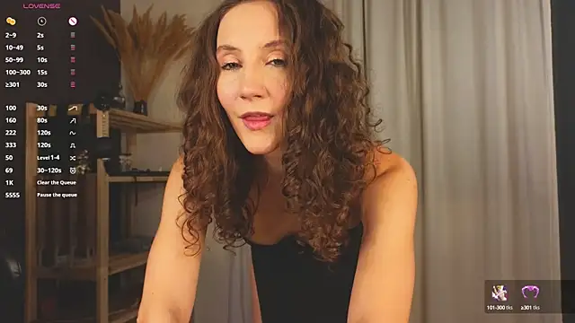 laracroftmansion online show from October 2025 05:19:02 PM