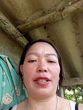 Snapshot of _Helala_ chatting on September 2025 05:53:02 AM Helala online show from September 2025 05:53:02 AM
