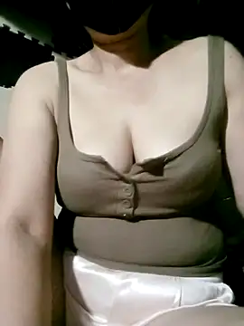 Surrilove online show from September 2025 12:18:01 PM