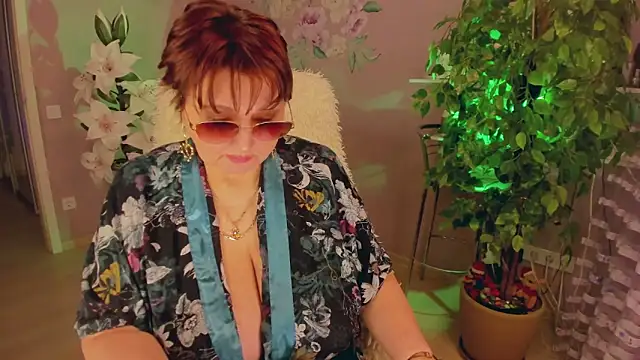 rebekkacharm online show from September 2025 05:18:01 PM