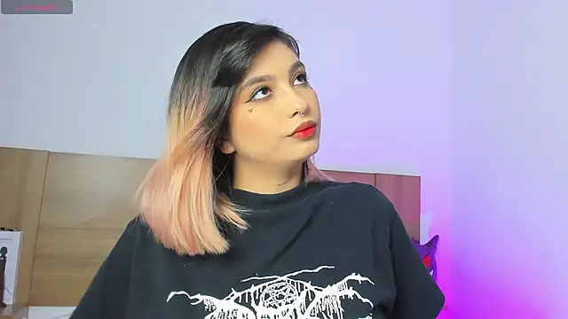 Snapshot of Akatsumi_ chatting on October 2025 09:37:01 PM Akatsumi  online show from October 2025 09:37:01 PM