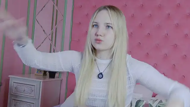 Sky Cutie online show from March 2026 04:37:01 AM