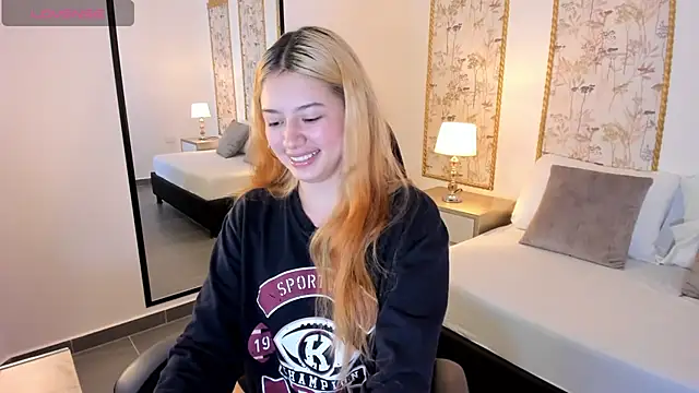 daniand  online show from November 2025 02:55:02 AM