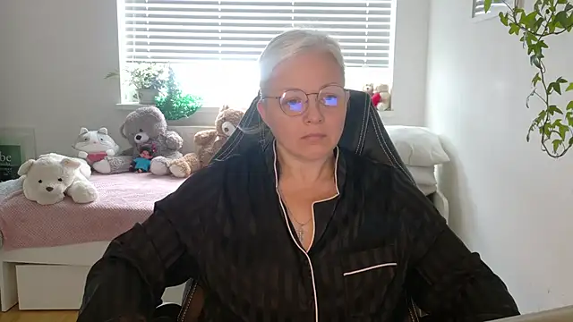 Linsy Kim online show from February 2026 09:30:02 AM