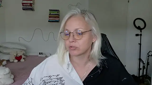 Linsy Kim online show from April 2026 09:54:01 AM