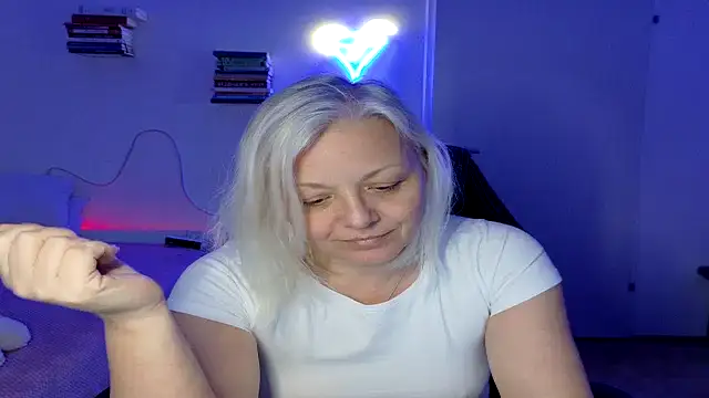 Linsy Kim online show from April 2026 09:50:02 PM