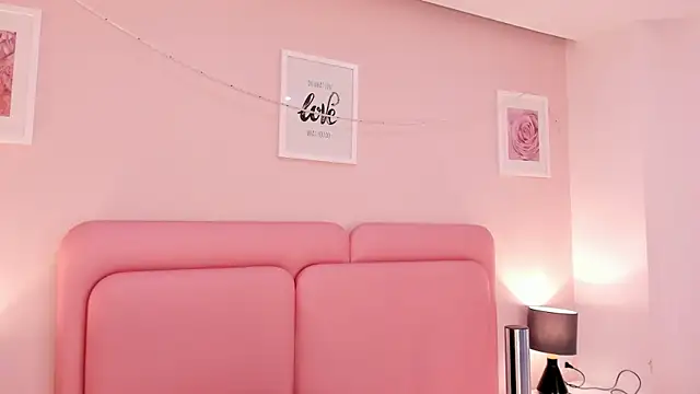 mia yeager online show from September 2025 03:55:02 PM