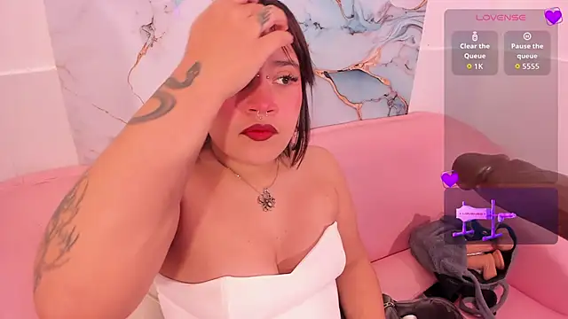 mia yeager online show from December 2025 07:54:02 PM