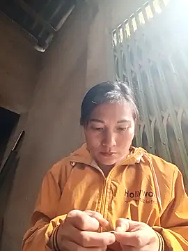 Snapshot of YAYAA-502 chatting on November 2025 03:18:02 AM YAYAA-502 online show from November 2025 03:18:02 AM