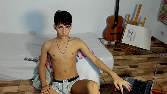 AliottTwink online show from December 2025 01:13:01 AM