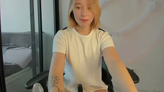 Agatha May online show from October 2025 05:11:02 AM