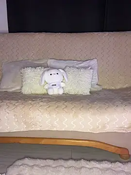 AubrieleRouj1 online show from April 2026 04:56:02 PM