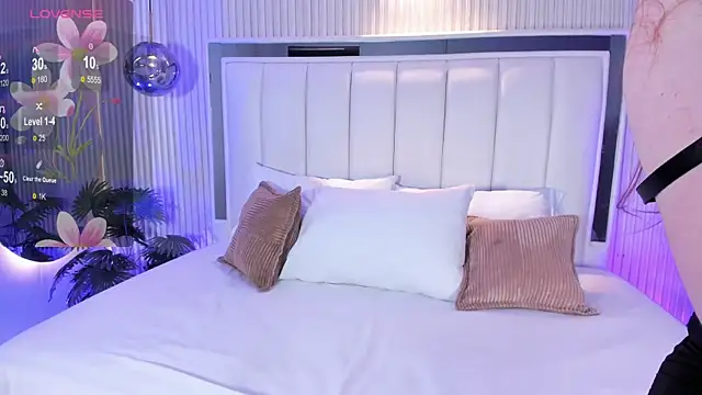 MariathLittle online show from November 2025 06:29:01 PM