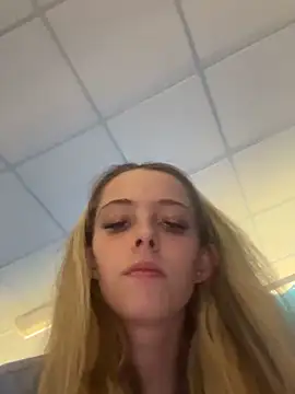 Snapshot of Angelloverxo chatting on November 2025 09:59:01 PM Angelloverxo online show from November 2025 09:59:01 PM