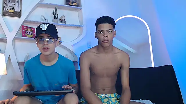 PRETTY FEM online show from September 2025 01:33:02 PM