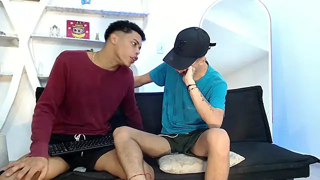 PRETTY FEM online show from November 2025 01:34:02 PM