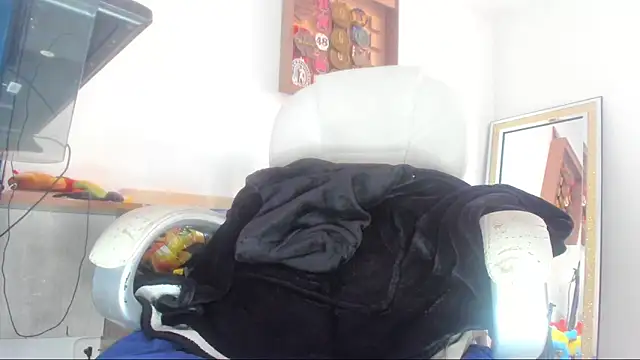 mila dash online show from November 2025 11:23:02 AM