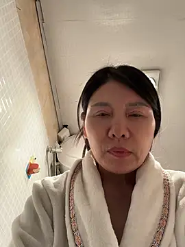 xiiuuff18 online show from March 2026 12:21:02 PM