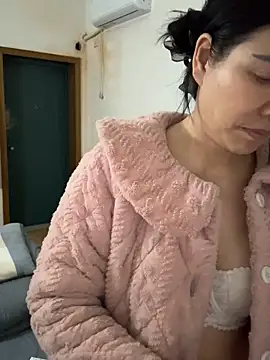 xiiuuff18 online show from March 2026 01:26:02 PM